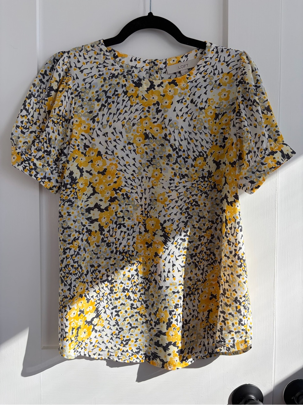 LOFT Women’s Flowy Button Short Sleeve Back Top Size XS